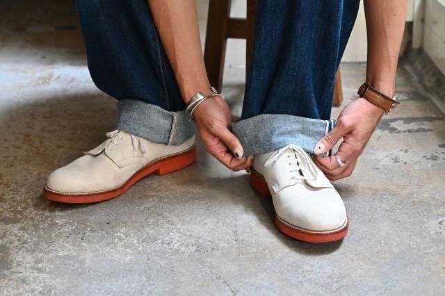 WALK OVER White Bucks Shoes