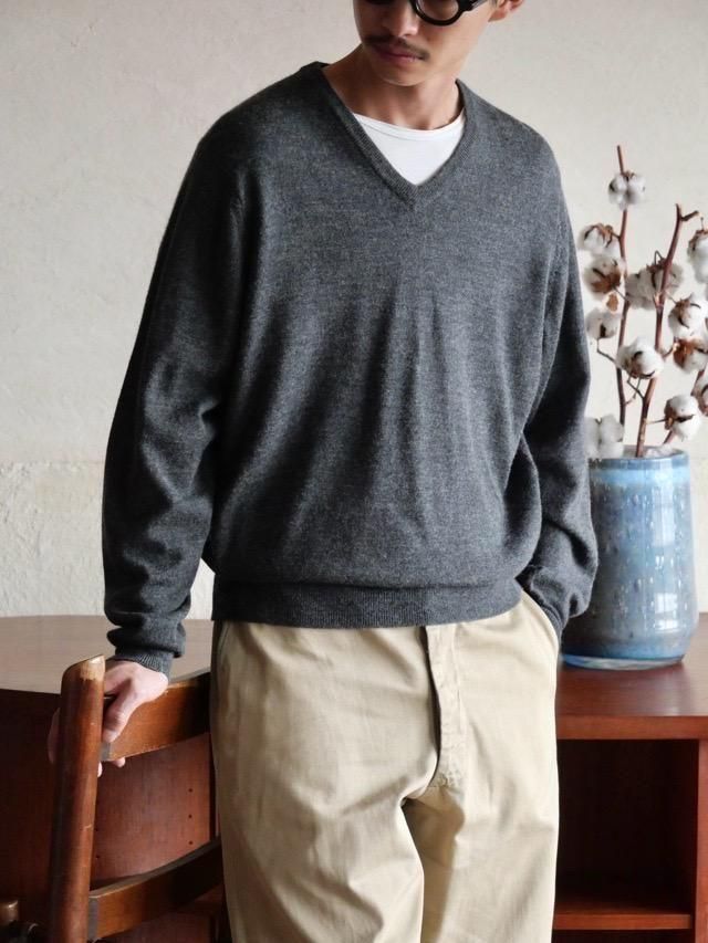 DEADSTOCK 00's Jos.A.Bank V-neck Knit Sweater