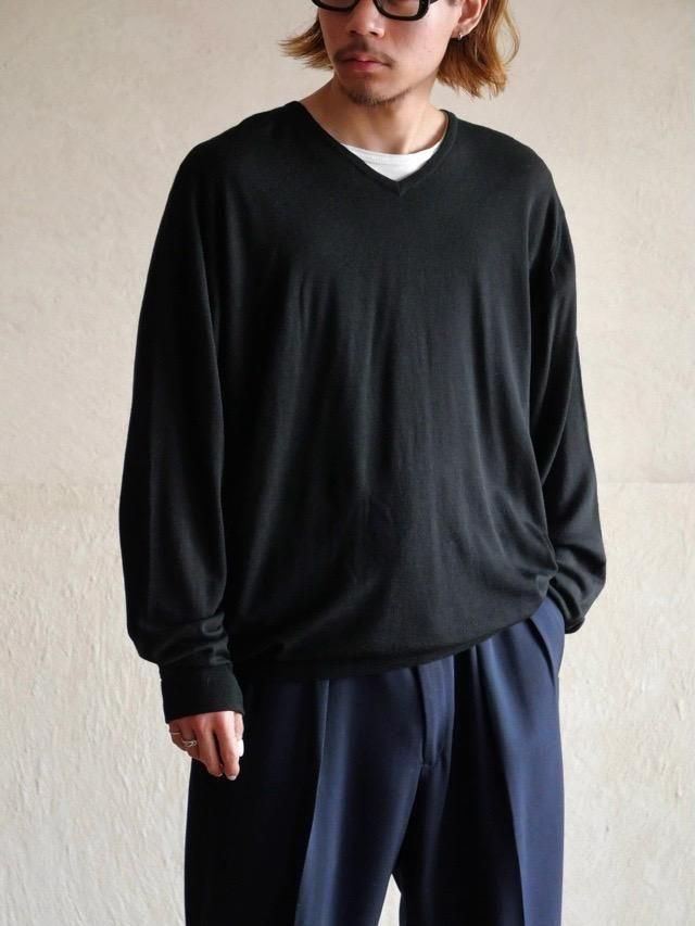 JOHN SMEDLEY High-gauge Vneck Sweater