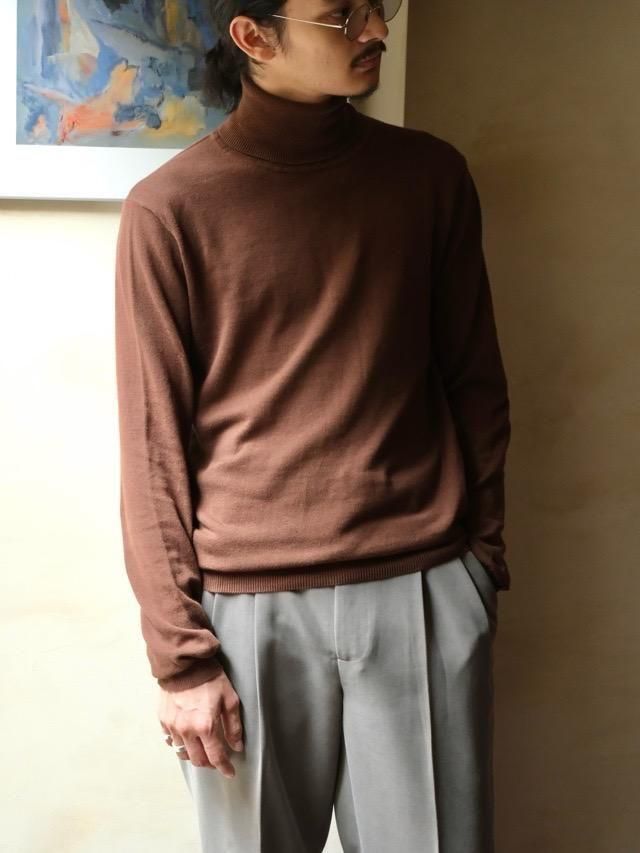 00's~ BERTONI 100%Cotton Knit Turtle-neck Sweater