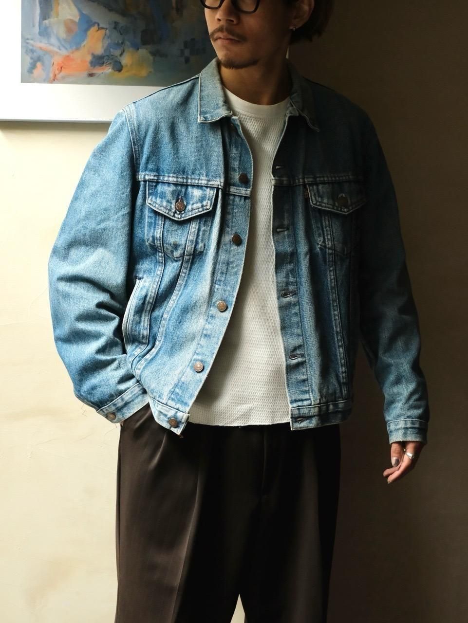 1982's Vintage Levi's Denim Trucker Jacket
"Made in FRANCE &#127467;&#127479;" Size 42