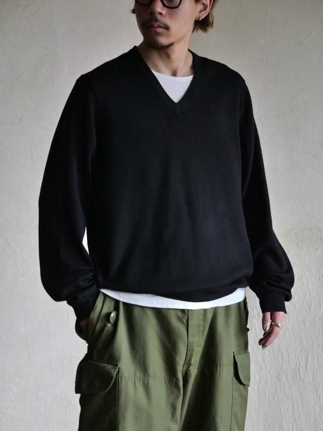 DeadStock / BrooksBrothers Black Vneck Sweater 
88%merino wool  10%nylon  2%spandex