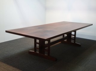ウォールナット無垢の大テーブル（8~10人掛け）