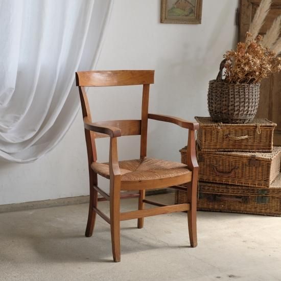 フランスアンティーク ラタン アームチェア ミルクベージュ 椅子 ブロカント フランスアンティーク ラタン アームチェア ミルクベージュ 椅子