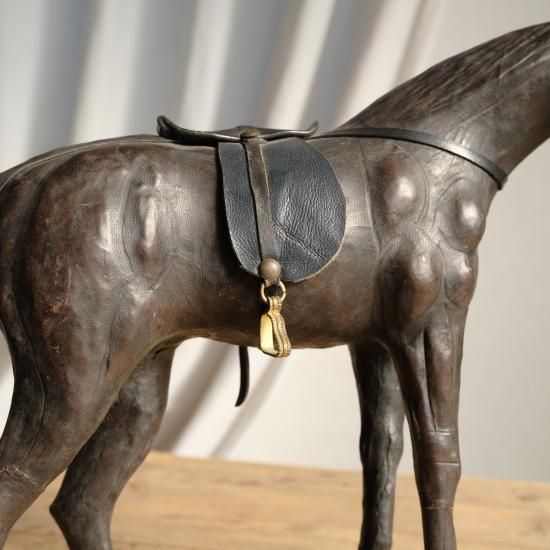 全国総量無料で 革製の馬のオブジェ - brocante RITA 置物