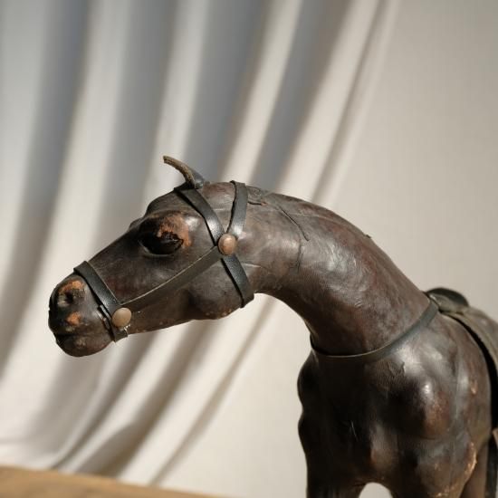 革製の馬のオブジェ - RITA brocante