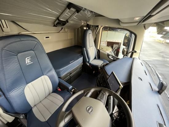 FE VOLVO FH ユーロ ダッシュマット|【トラックカスタム FE VOLVO FH ユーロ ダッシュマット|【トラックカスタム