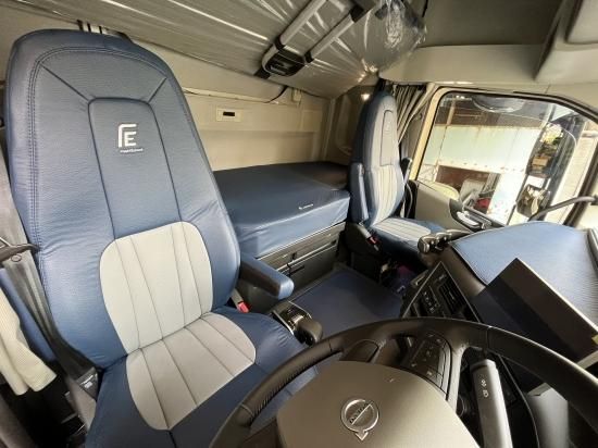 VOLVO FH ベットカバー ラグジュアリー｜【トラックカスタム