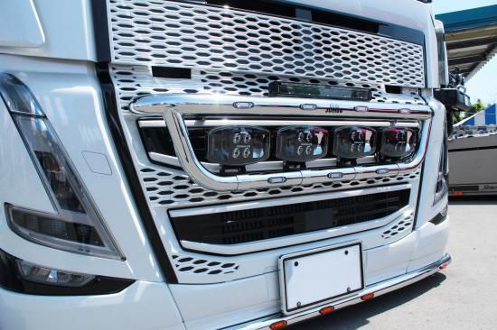 トラックカスタム見本_FE023_Adam｜【ボルボ・カスタムのプロ