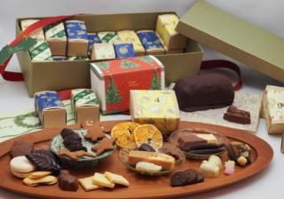 <img class='new_mark_img1' src='https://img.shop-pro.jp/img/new/icons14.gif' style='border:none;display:inline;margin:0px;padding:0px;width:auto;' />アドベント・カレンダー2025 《四国の恵み》 四国の特産品を使ったお菓子の詰め合わせ25種