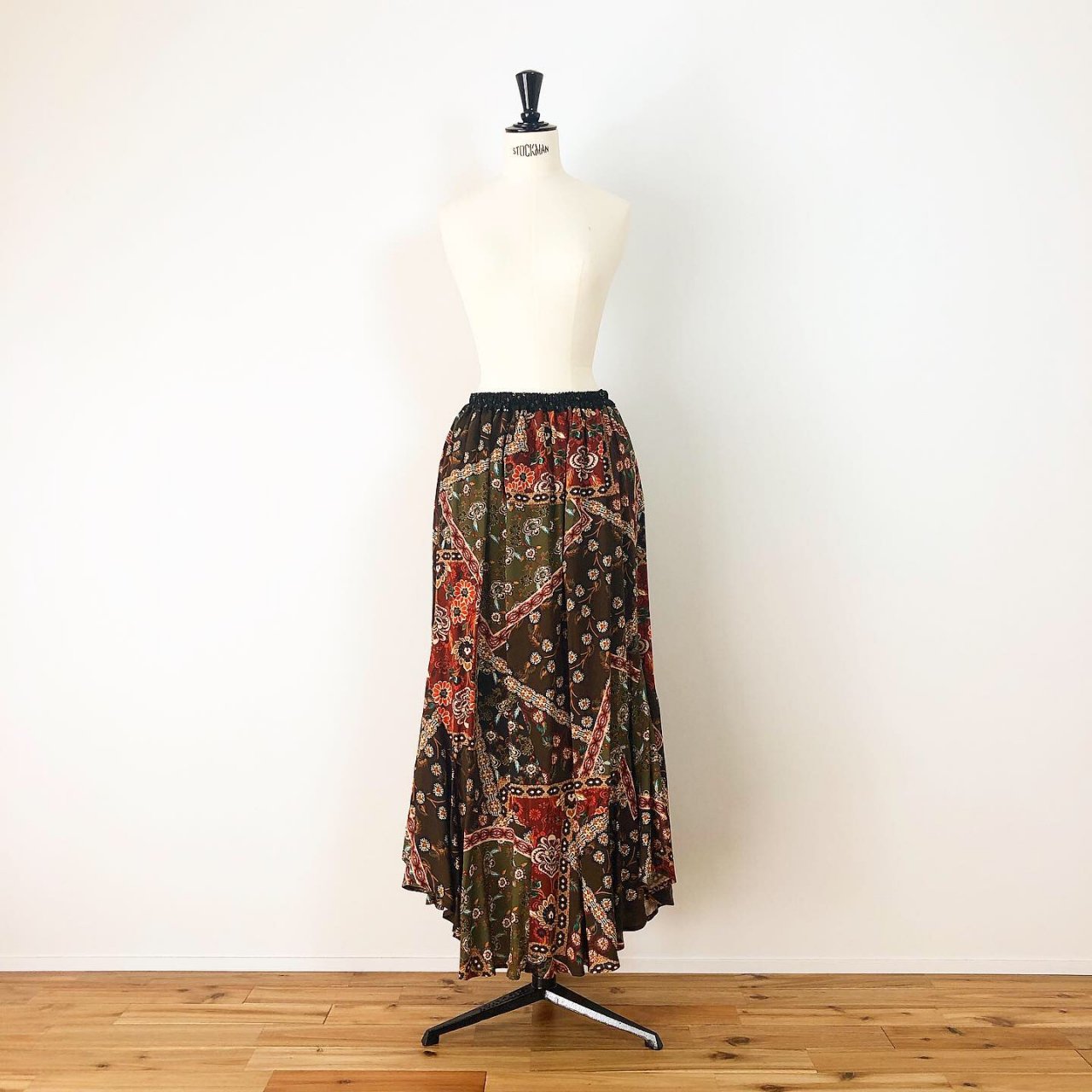 Scarf print long skirt<BR>brown multi