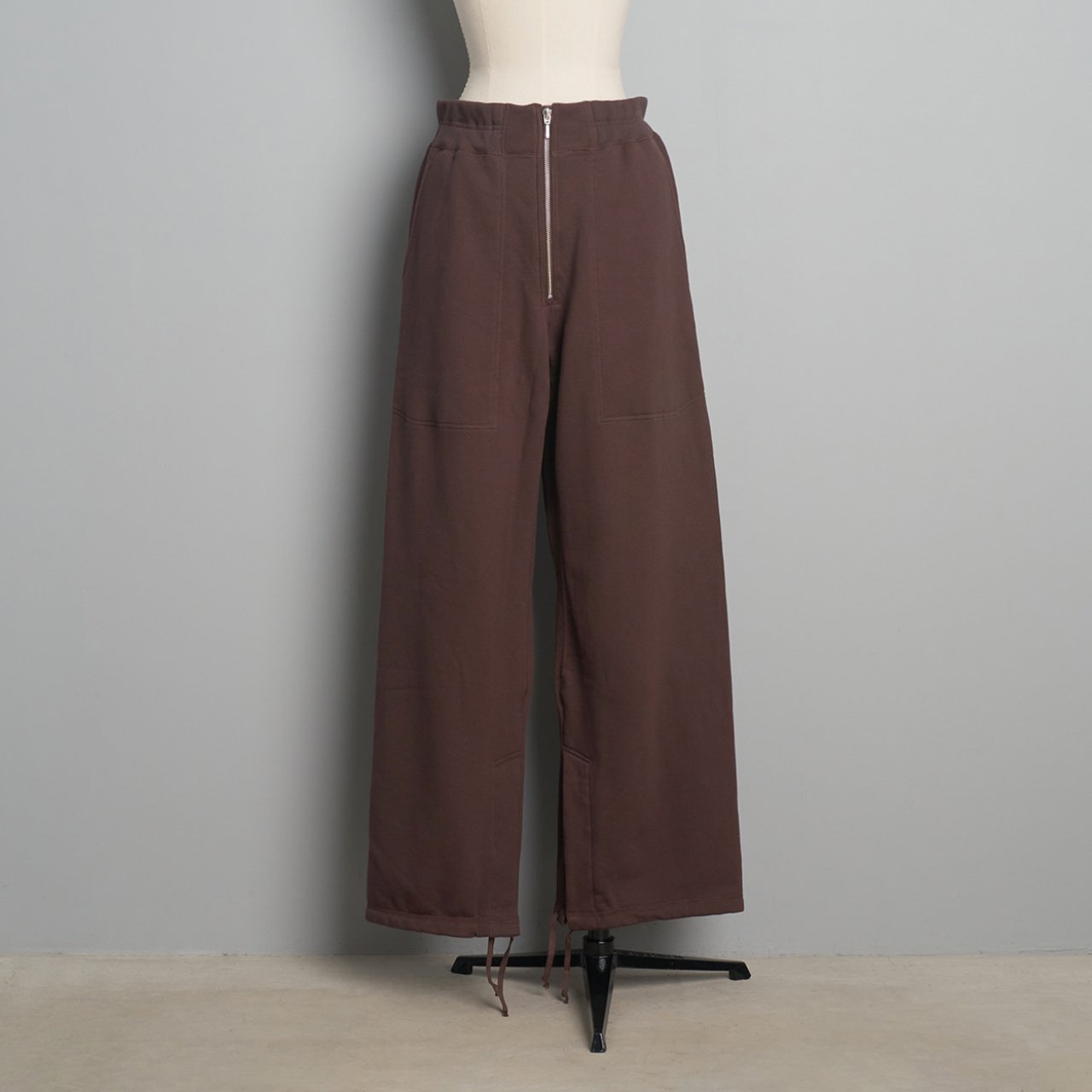 pelleq<BR>heavy weight straight trousers<BR>soil