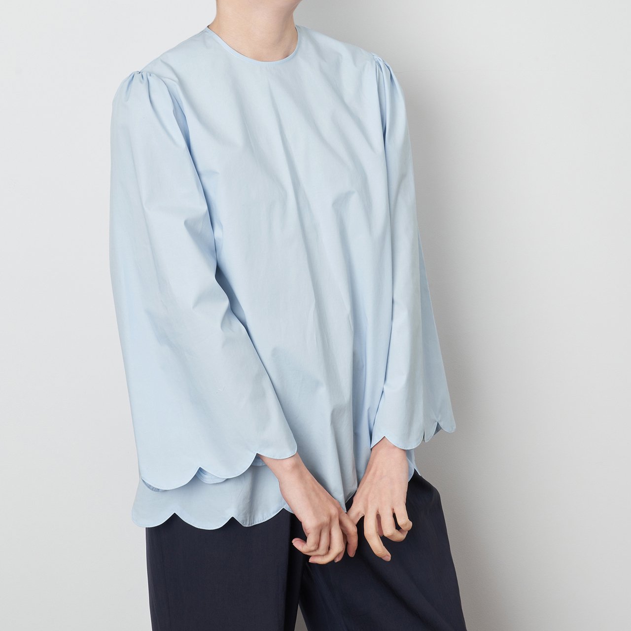 Pale Jute <BR>round blouse<BR>sax