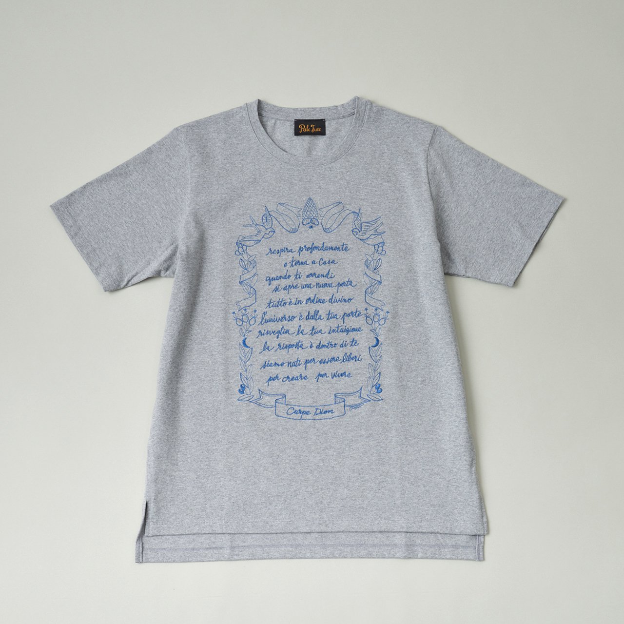 PaleJute<BR>Pale Jute  Chizu Kobayashi
embroidery T-shirt<BR>gray  sax