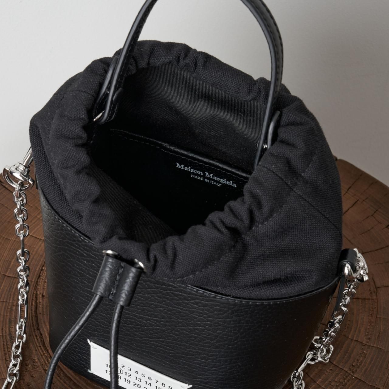 Maison Margiela PARIS FEMME 5ACバケットバッグBlack - Pale Jute Maison Margiela PARIS FEMME 5ACバケットバッグBlack - Pale Jute