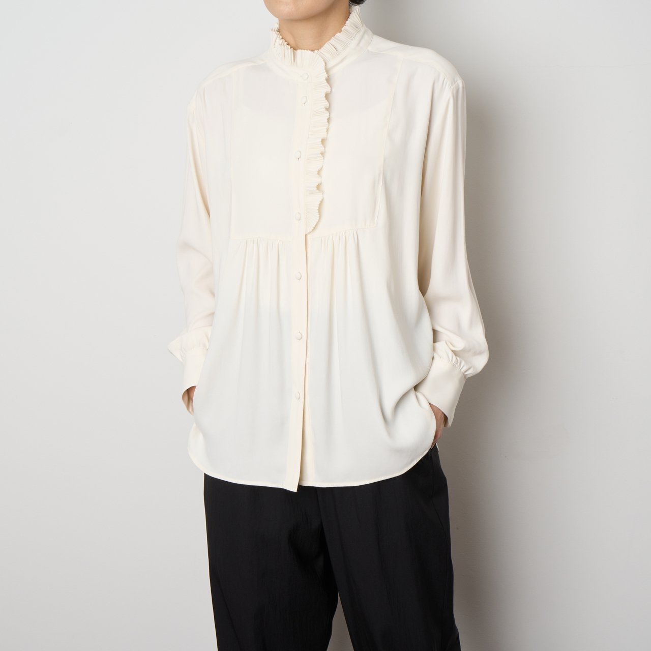PaleJute<BR>Pleated blouse sophie<BR>vanilla white