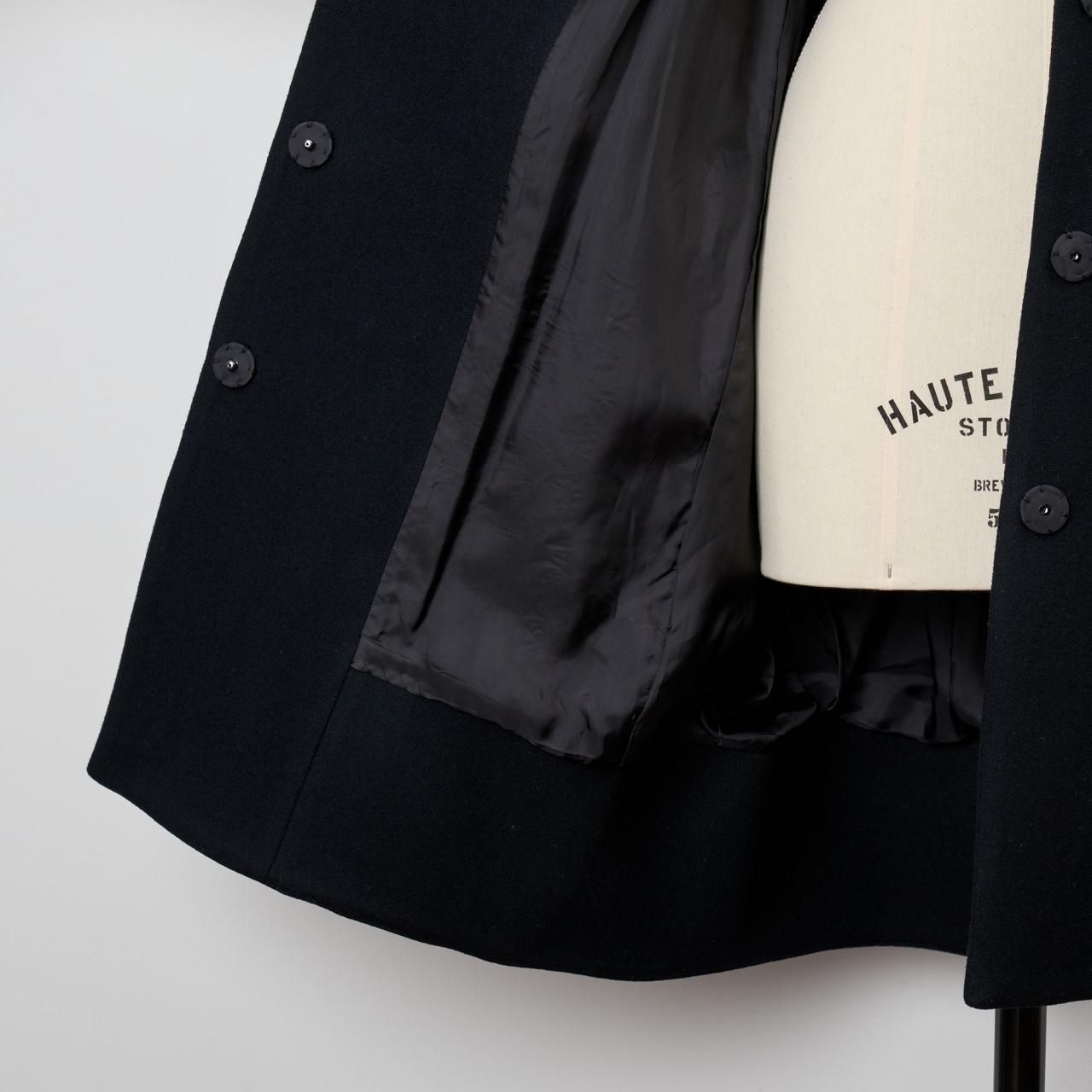 Pale JuteBlack Coat - Pale Jute