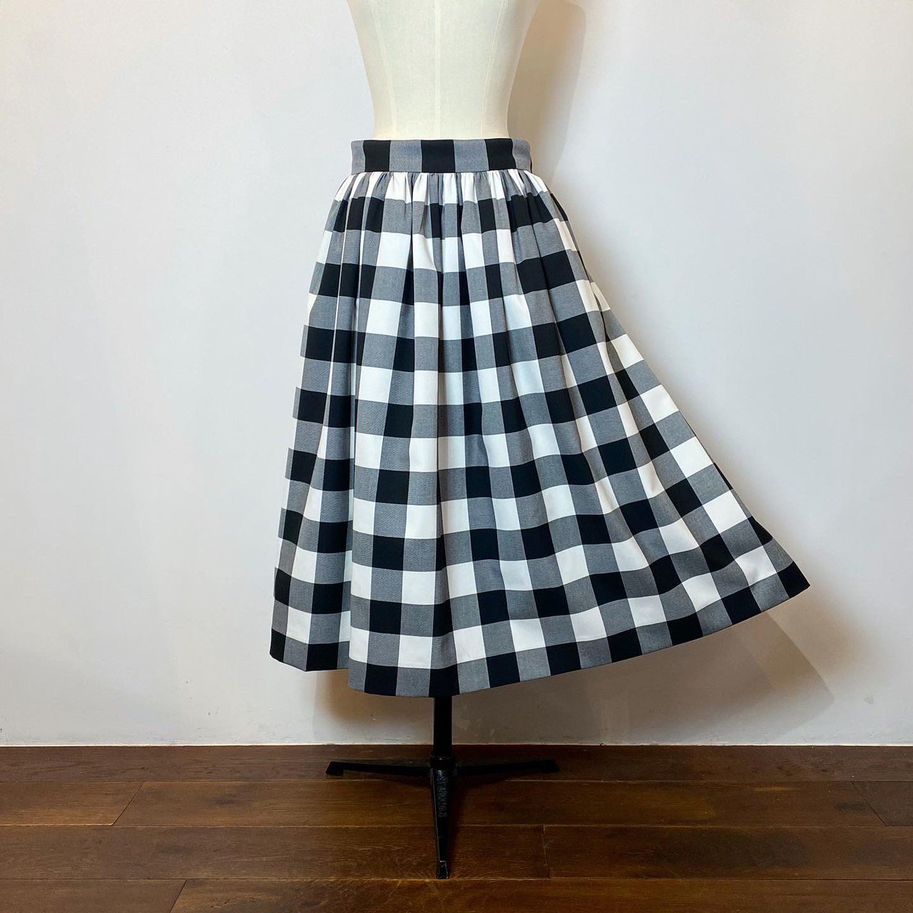 Pale Jute <BR>Block Check Skirt skirt II <BR>black × white
