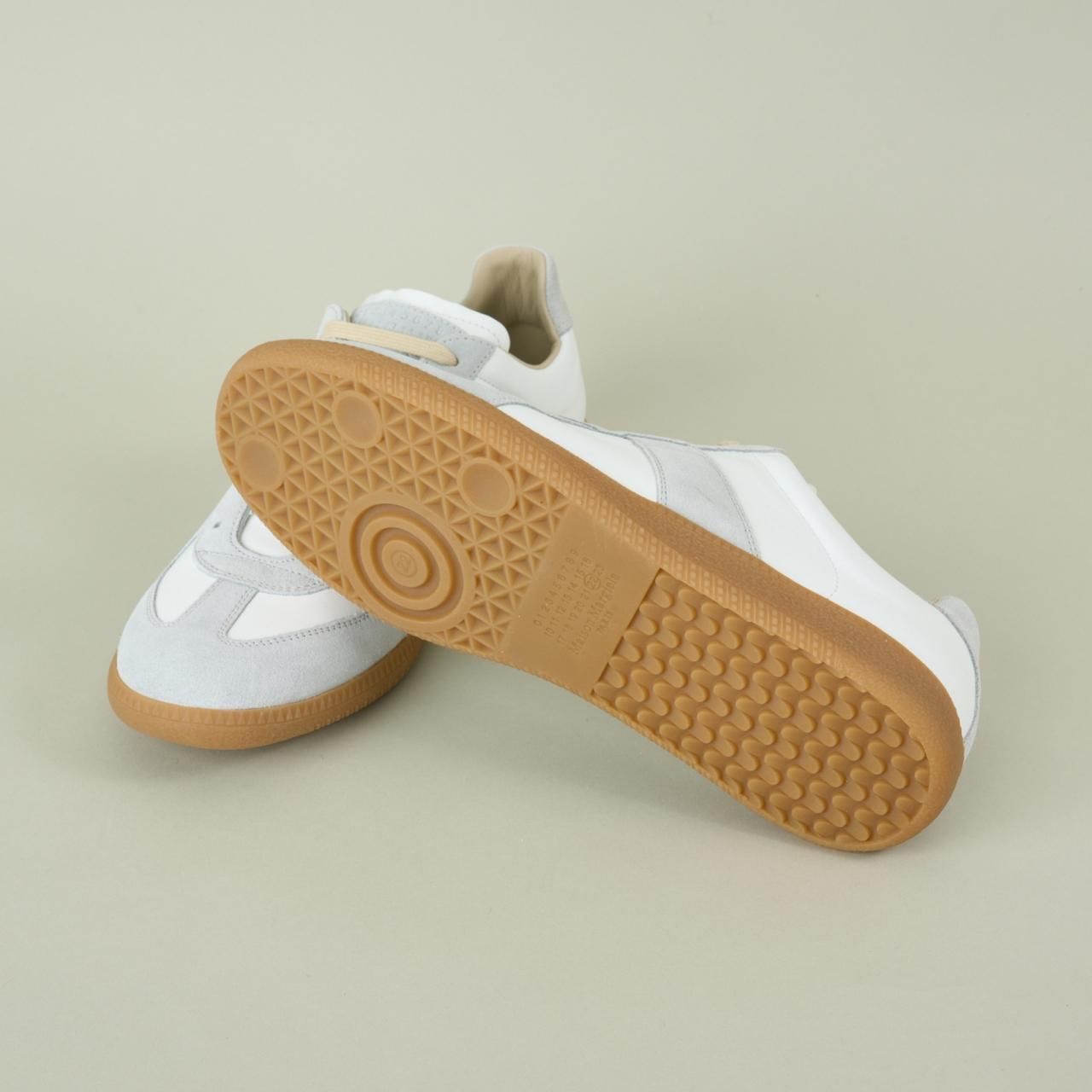 【Maison Margiela】 オフホワイト レザースニーカー Maison Margiela PARIS HOMME レザースニーカー Off White