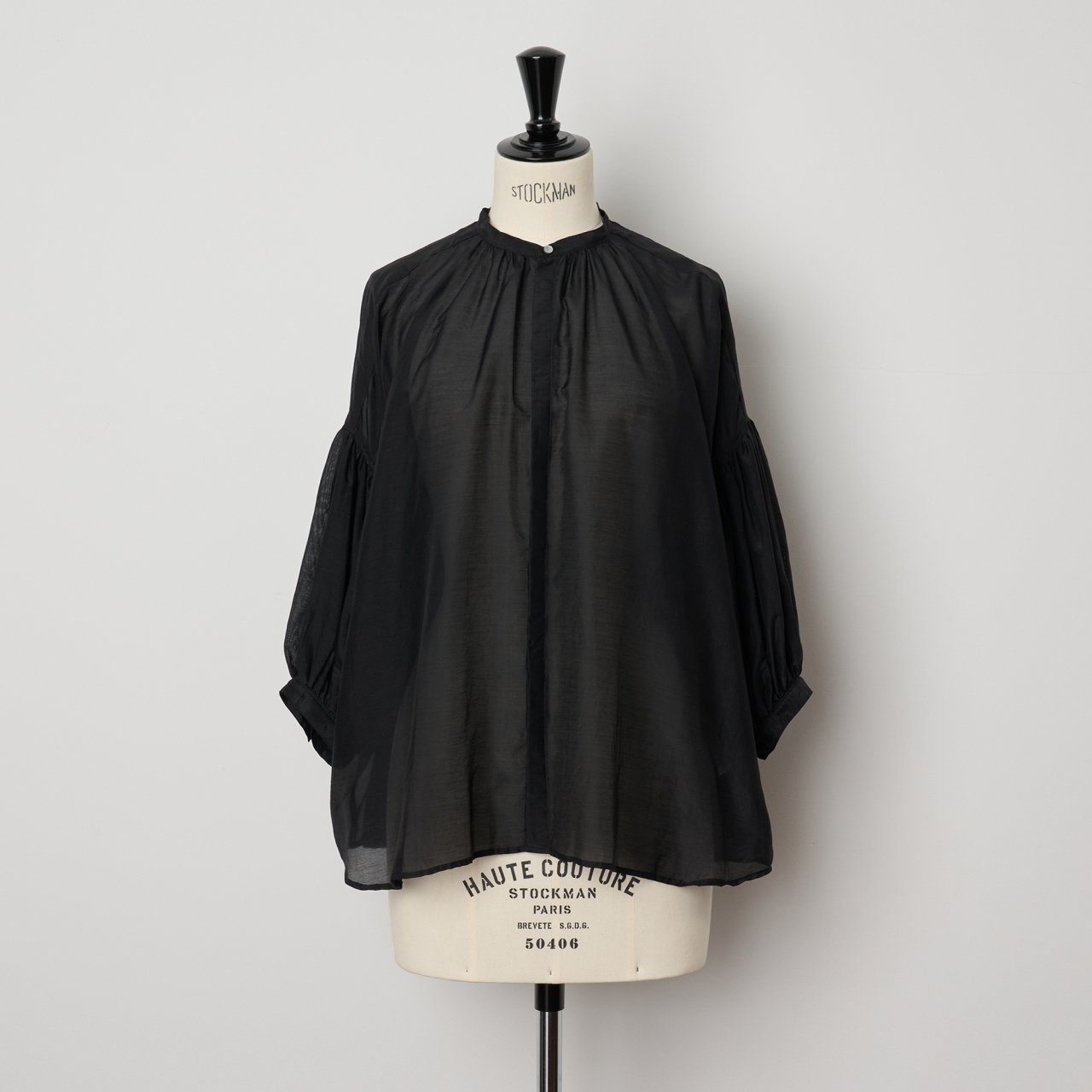 suzuki takayuki <BR>puff-sleeve blouse<BR>black