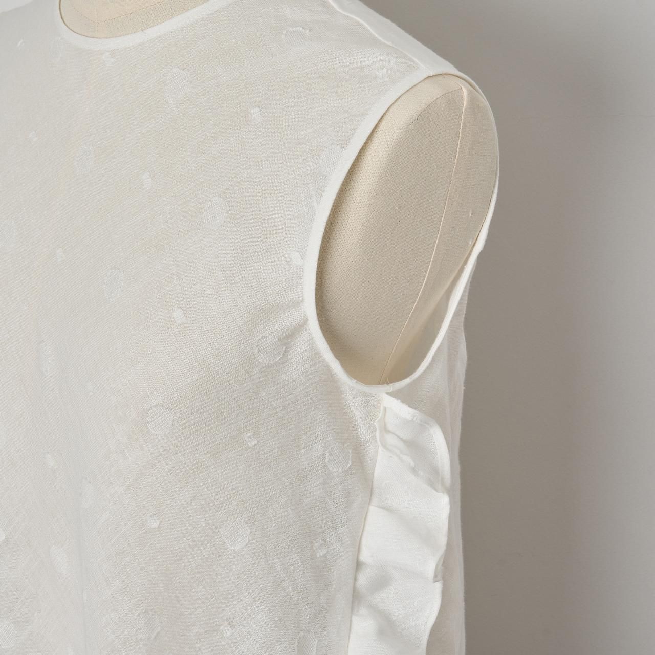 pale juteの linen dots sleeveless blouse pale juteの linen dots sleeveless blouse