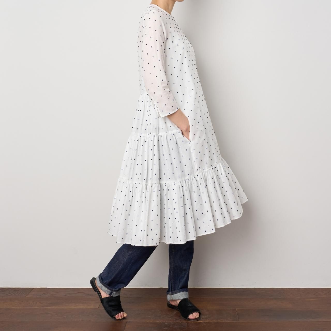 Pale Jute <BR>Tiered dots one-piece<BR>white navy