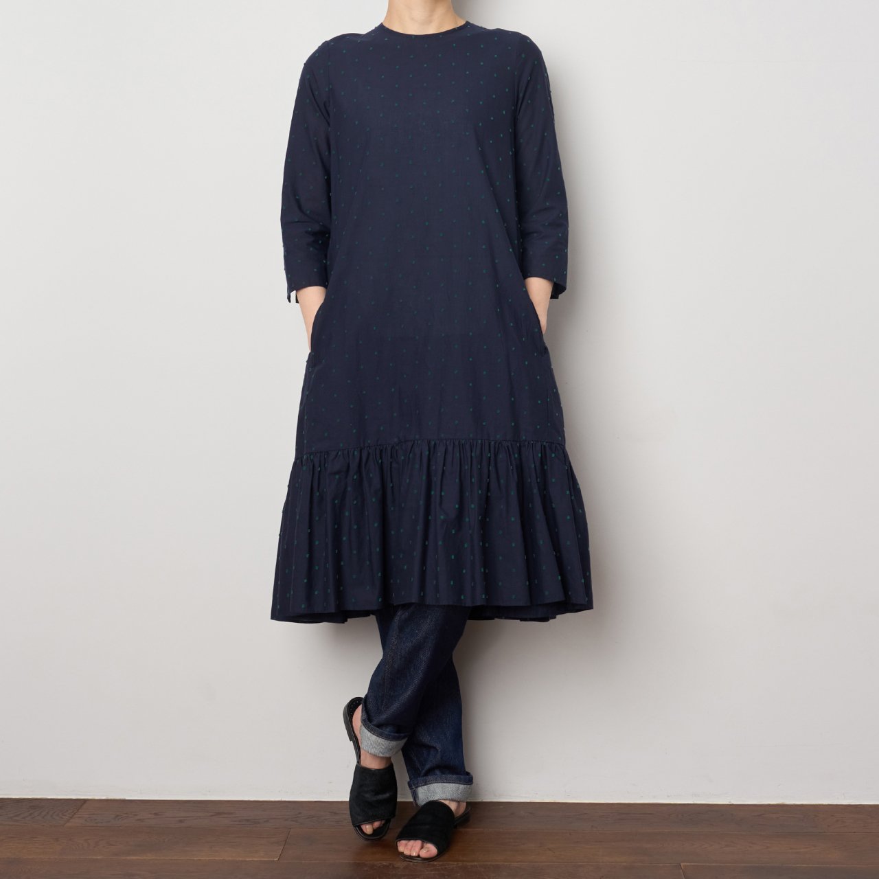 Pale Jute <BR>Tiered dots one-piece<BR>navy × green	