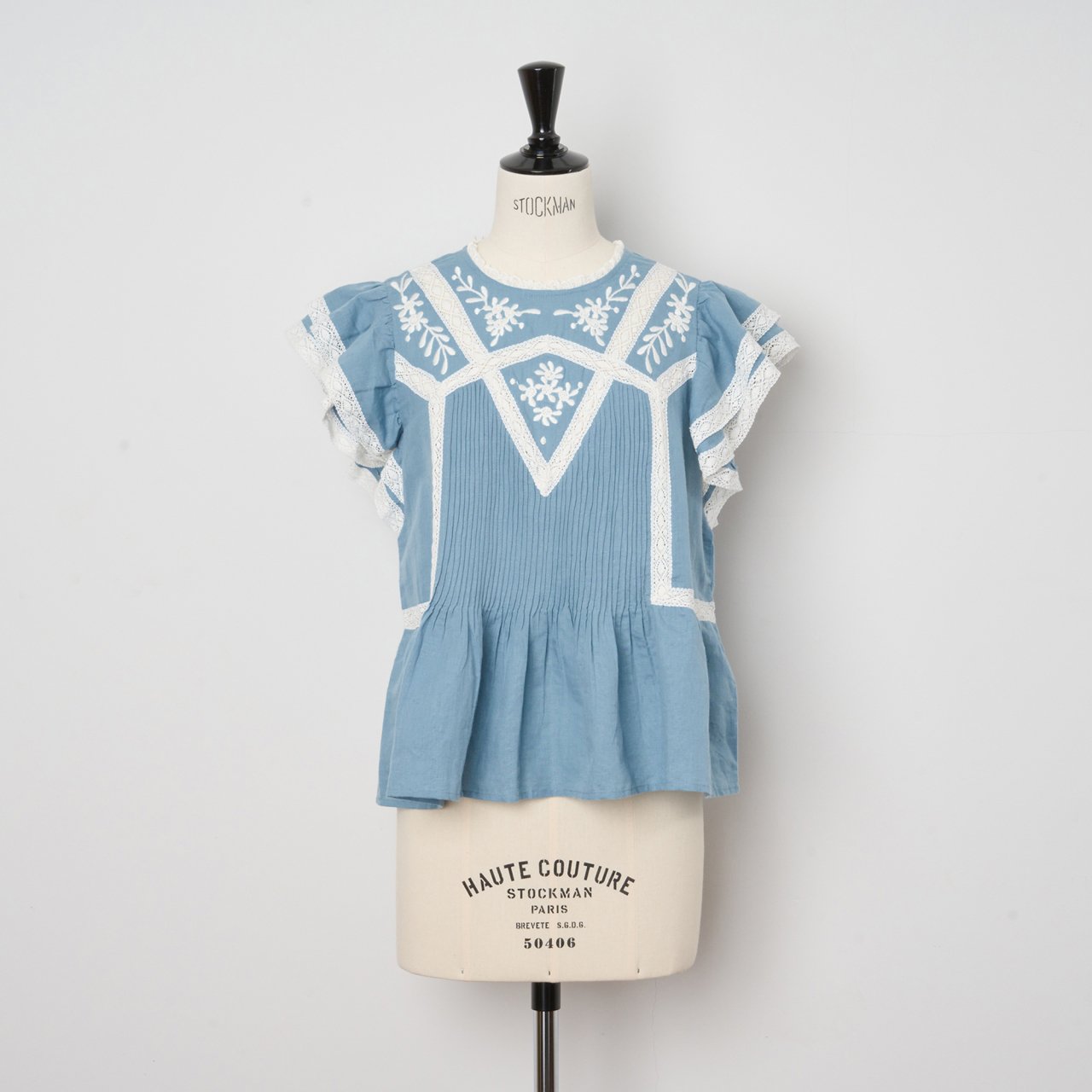 Sea New York<BR>KYLA EMBROIDERY ON CHAMBRAY FLUTTER SLV TOP<BR>BLUE