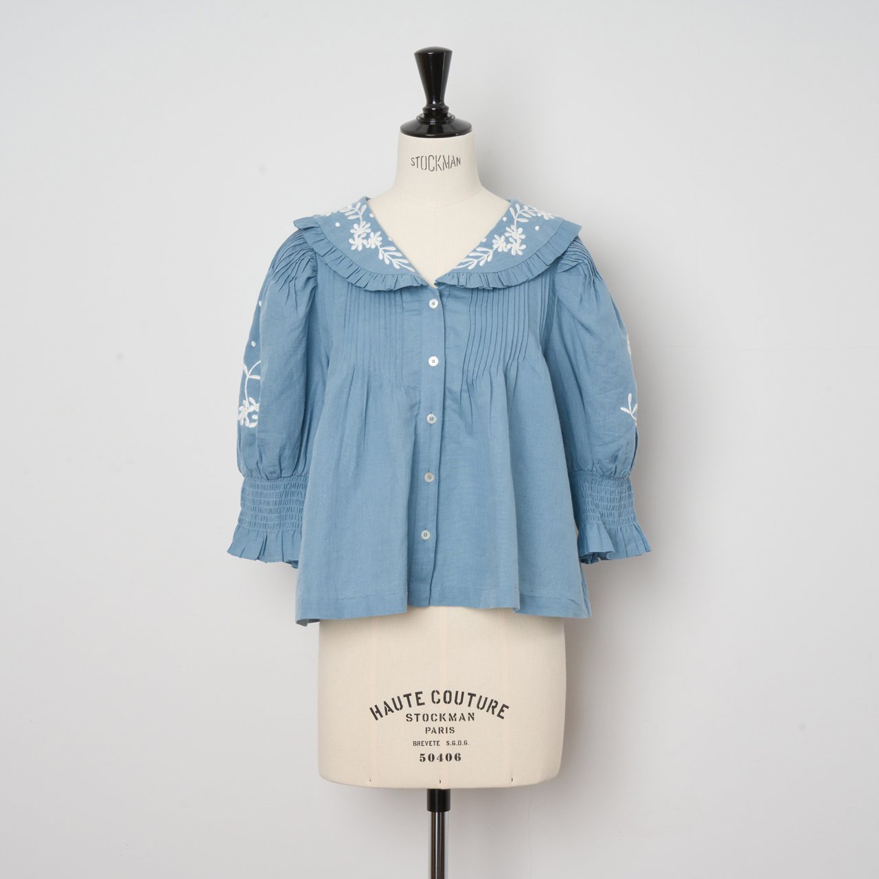 Sea New York<BR>KYLA EMBROIDERY ON CHAMBRAY 
<BR>PUFF SLV BUTTON UP TOP<BR>BLUE