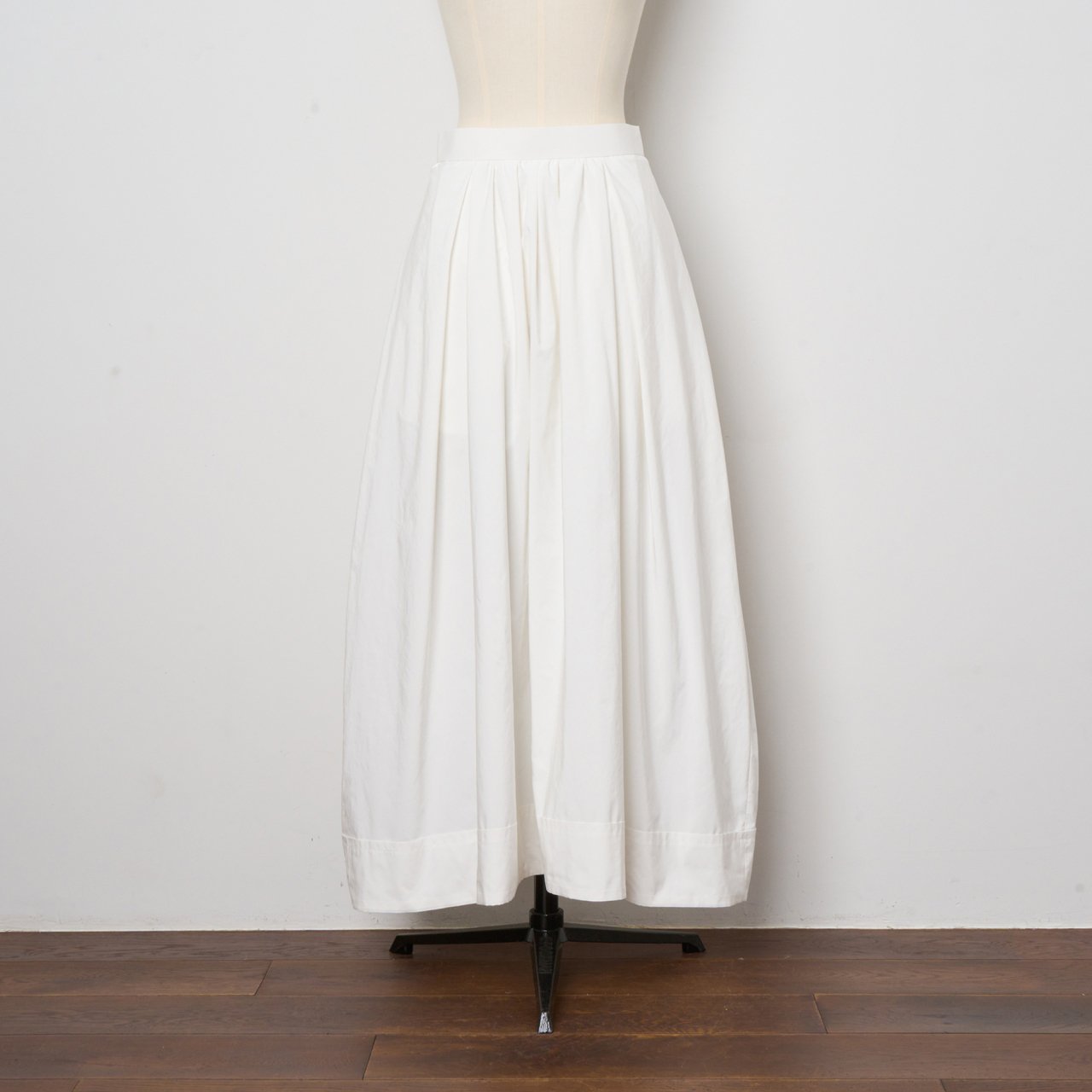 Pale Jute <BR>maxi skirt<BR>white