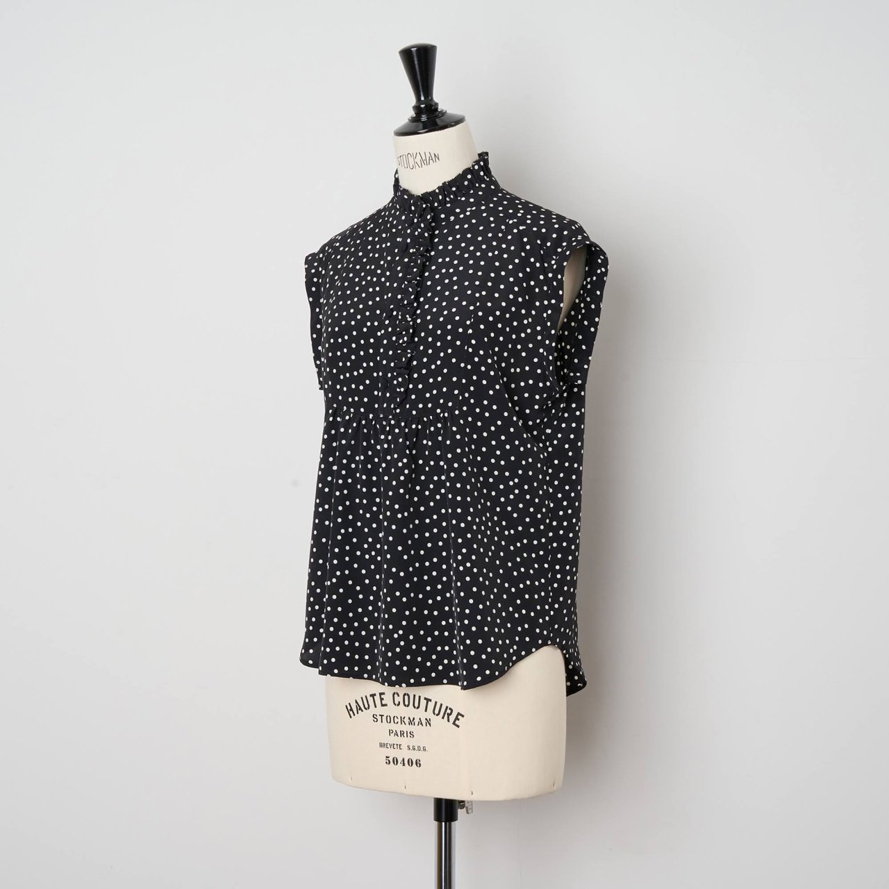 Pale Jute polka dot band sleeve blouse black × white - Pale Jute