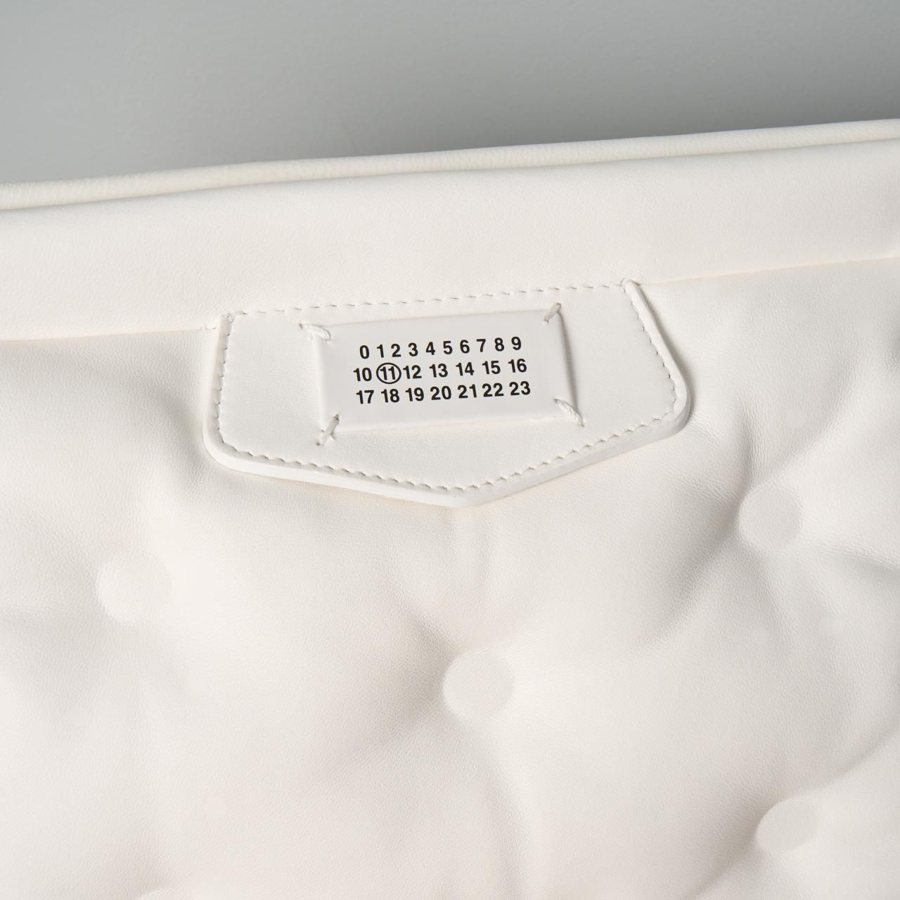 レザー小物「グラムスラム」ベビー ホワイト Maison Margiela Maison Margiela PARISFEMMEグラムスラム スモールホワイト