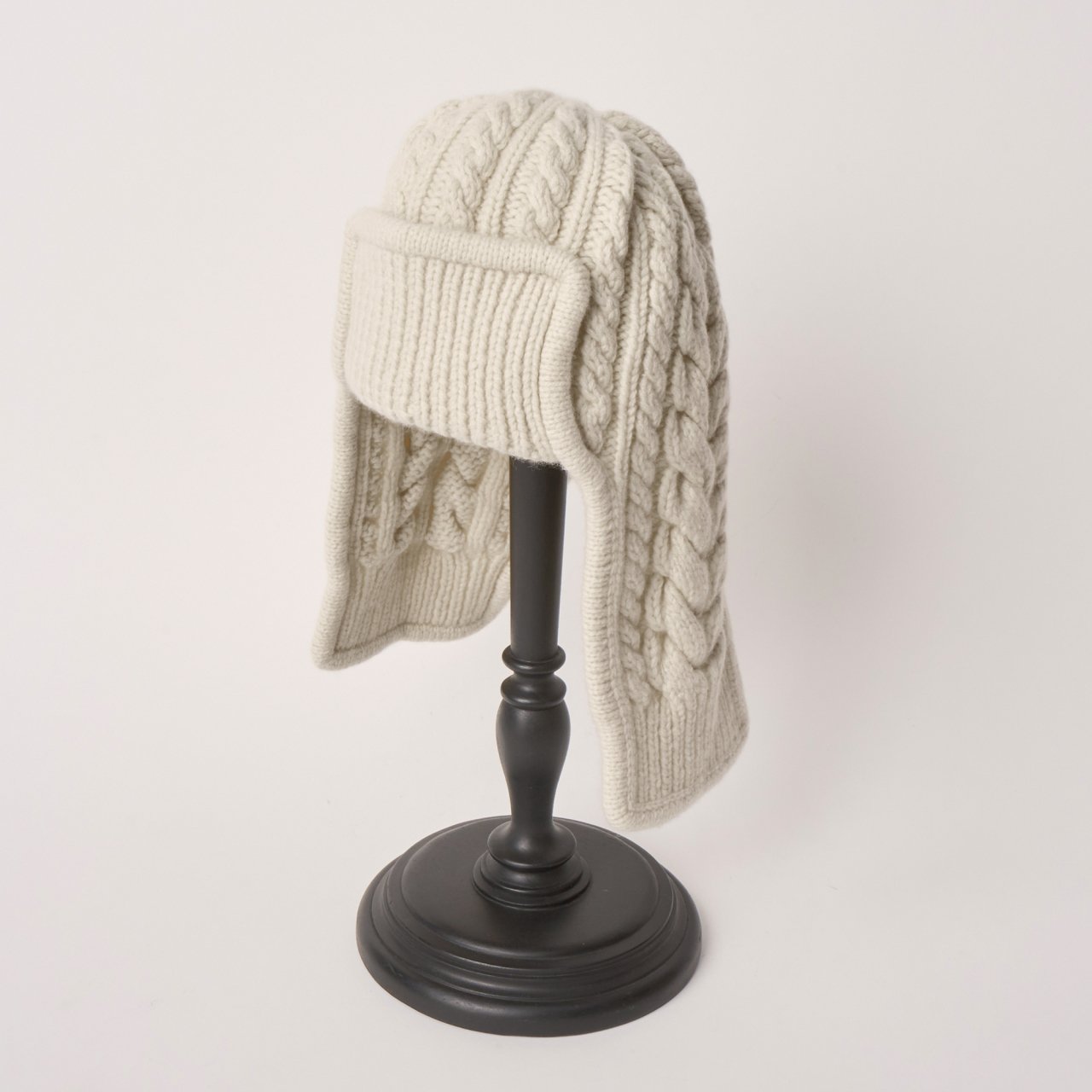 üca <BR> aran hand-knit fright cap <BR> white
