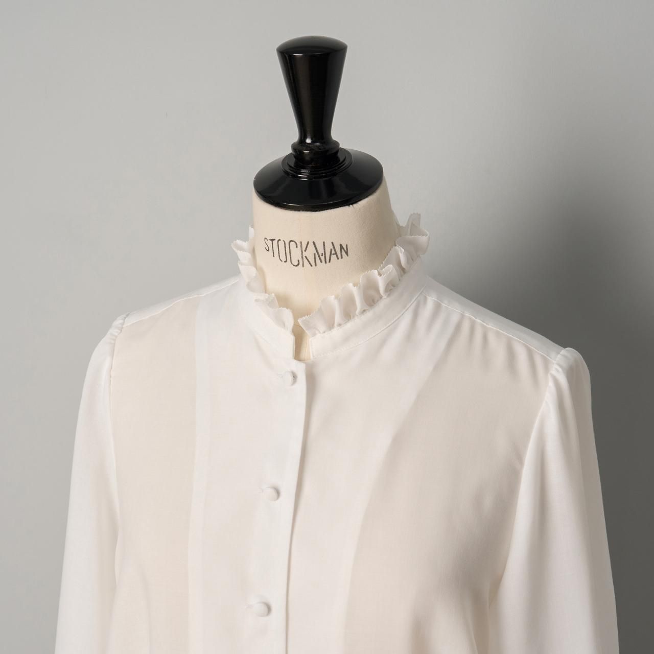 Pale Jutefrill collar blouse「 Brigitte Ⅱ」white - Pale Jute Pale Jutefrill collar blouse「 Brigitte Ⅱ」white - Pale Jute