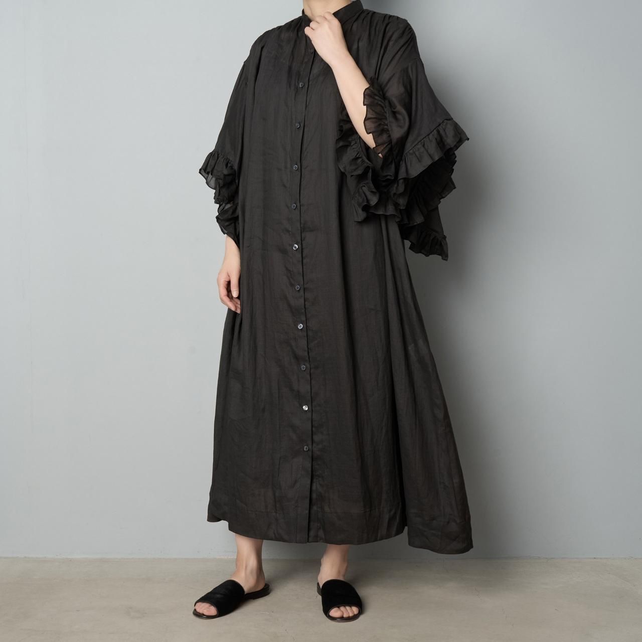 Pale Jute <BR>Petal frill one-piece<BR>black