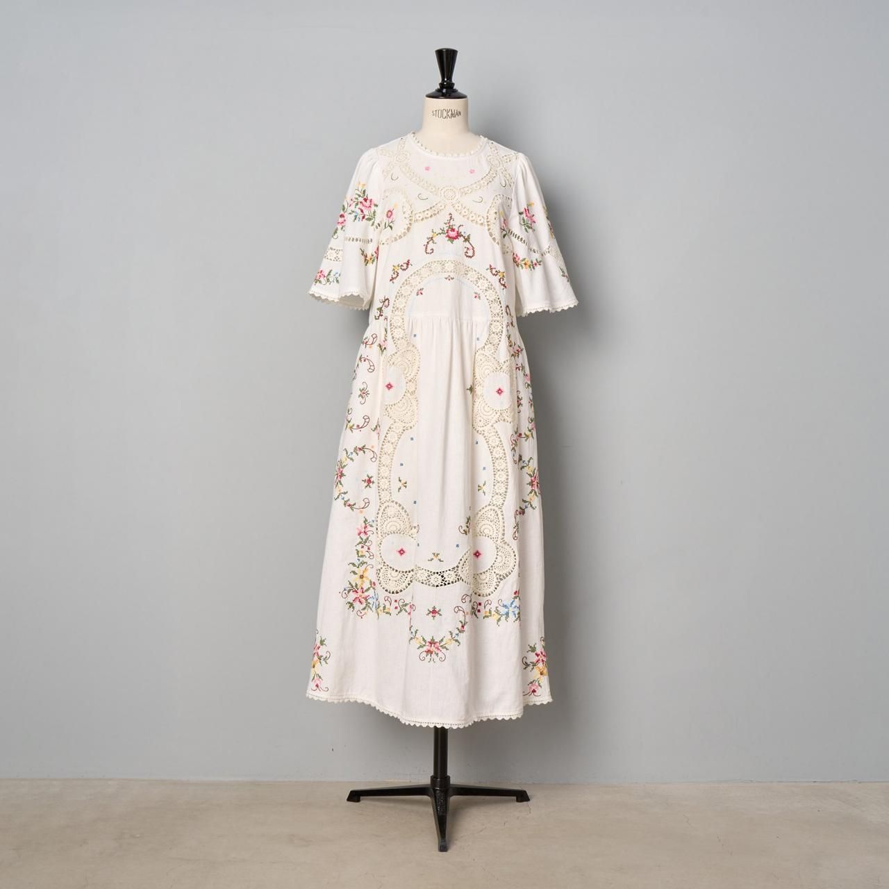 Sea New YorkEDWINA EMBROIDERY S/SLV DRESS - Pale Jute