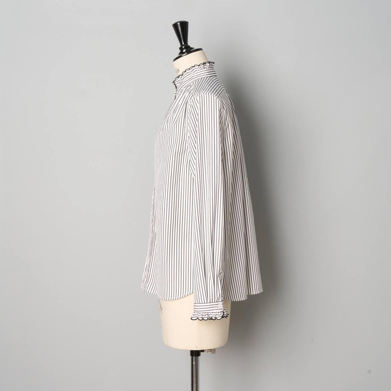SINMEスカラエンブロイダリーシャツ - Pale Jute SINMEスカラエンブロイダリーシャツ - Pale Jute