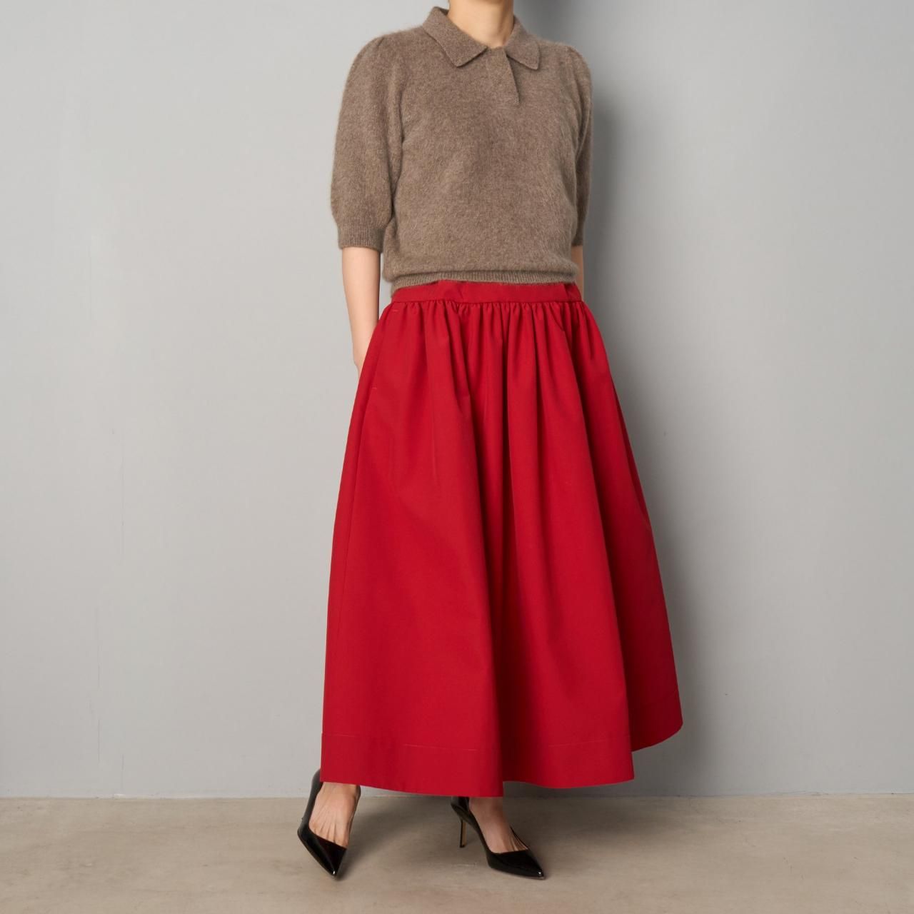 Pale Jute <BR>Black skirt <BR>red