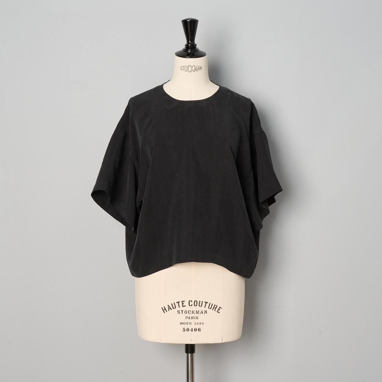 pelleq<BR>black pullover<BR>
