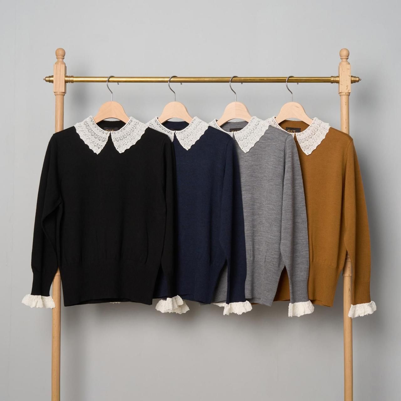 Pale Jute<BR>Lace collarr knit<BR>