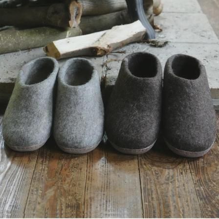 <img class='new_mark_img1' src='https://img.shop-pro.jp/img/new/icons6.gif' style='border:none;display:inline;margin:0px;padding:0px;width:auto;' />フェルトルームシューズ