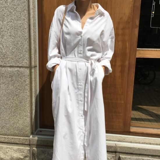 妊娠中から産後まで 白のワントーンできれいめカジュアルなゆったりシャツワンピース 妊娠中から産後まで 白のワントーンできれいめカジュアルなゆったりシャツワンピース