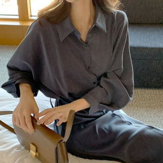 産後のお出かけや通勤にも活躍 オトナかわいいパフ袖のミディ丈きれいめシャツワンピース 4色