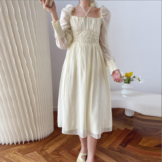 マタニティドレスにもおすすめ たっぷりギャザーがフェミニンなロング丈長袖ワンピース 2色