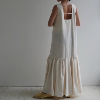 オトナかわいいギャザースカートのマキシ丈ノースリーブワンピース カジュアルドレス 2色