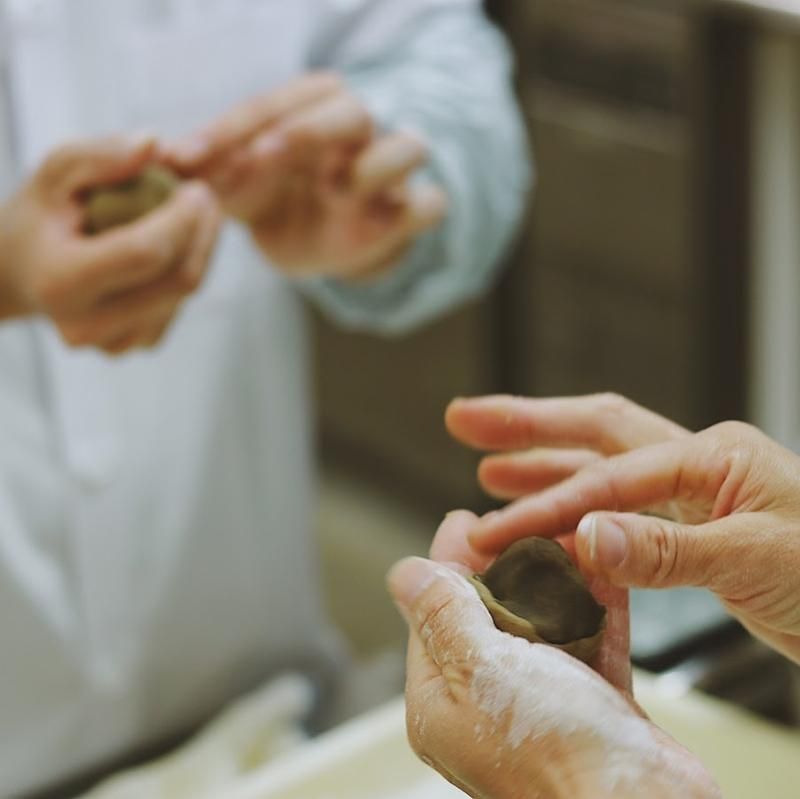 信玄餅&あんみつ姫出品 金精軒 信玄餅 お包み体験 2名様 お土産付き チケット [金精軒