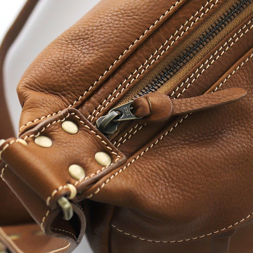 本牛革斜め掛けレザーショルダーバッグ banana キャメル | アジアの手