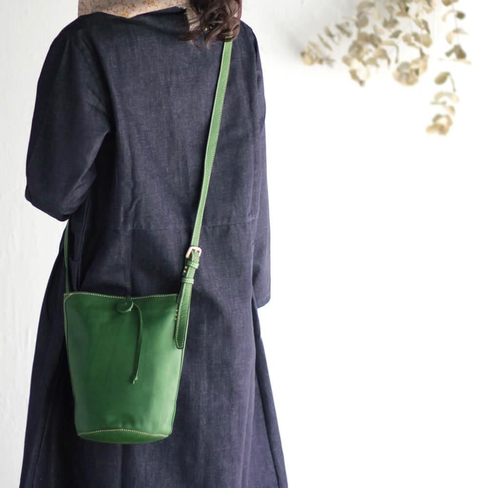 本牛革斜め掛けレザーショルダーバッグ hana オリーブ | アジアの手