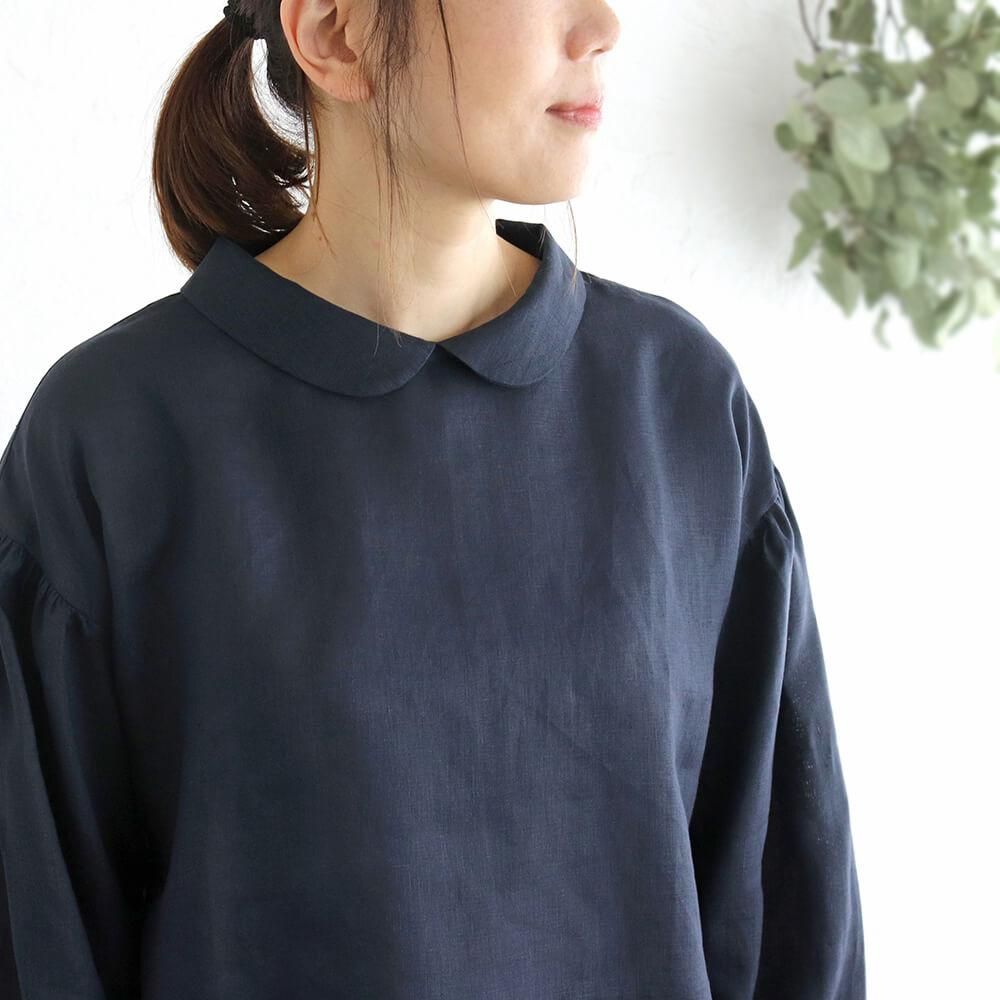 リネン 後ろボタン ロータスブラウス（ネイビー） | アジアの手