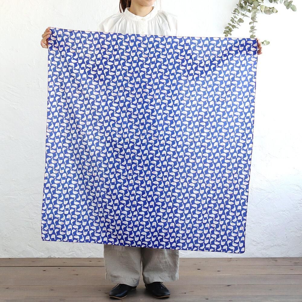 未使用※大判　インド ブロックプリント 中綿入りキルト ブルーグレー　マルチラグ SUVALNA 木版染めコットン大判フリークロス（ブロックプリント）スワン